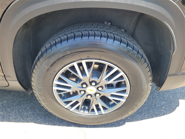 Vehicle image 26 of 33