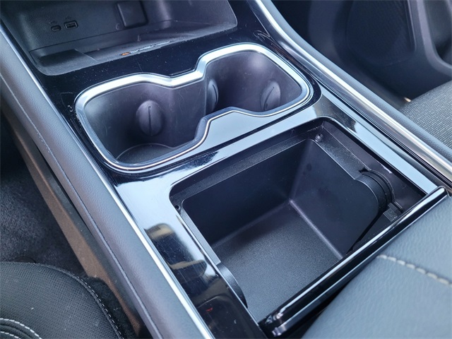 Vehicle image 23 of 33