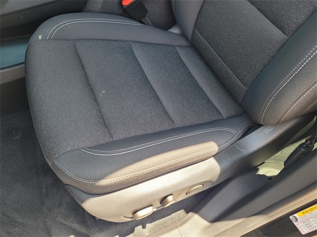 Vehicle image 12 of 33