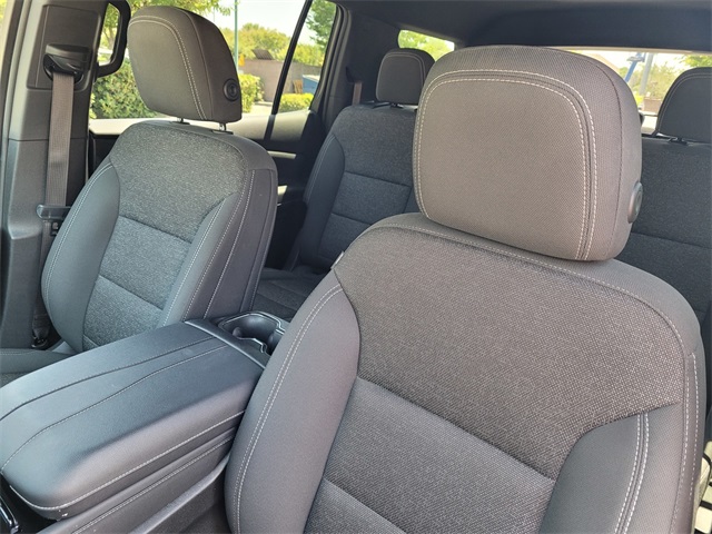 Vehicle image 13 of 33