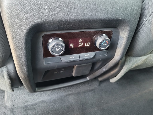 Vehicle image 11 of 33
