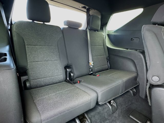 Vehicle image 18 of 20