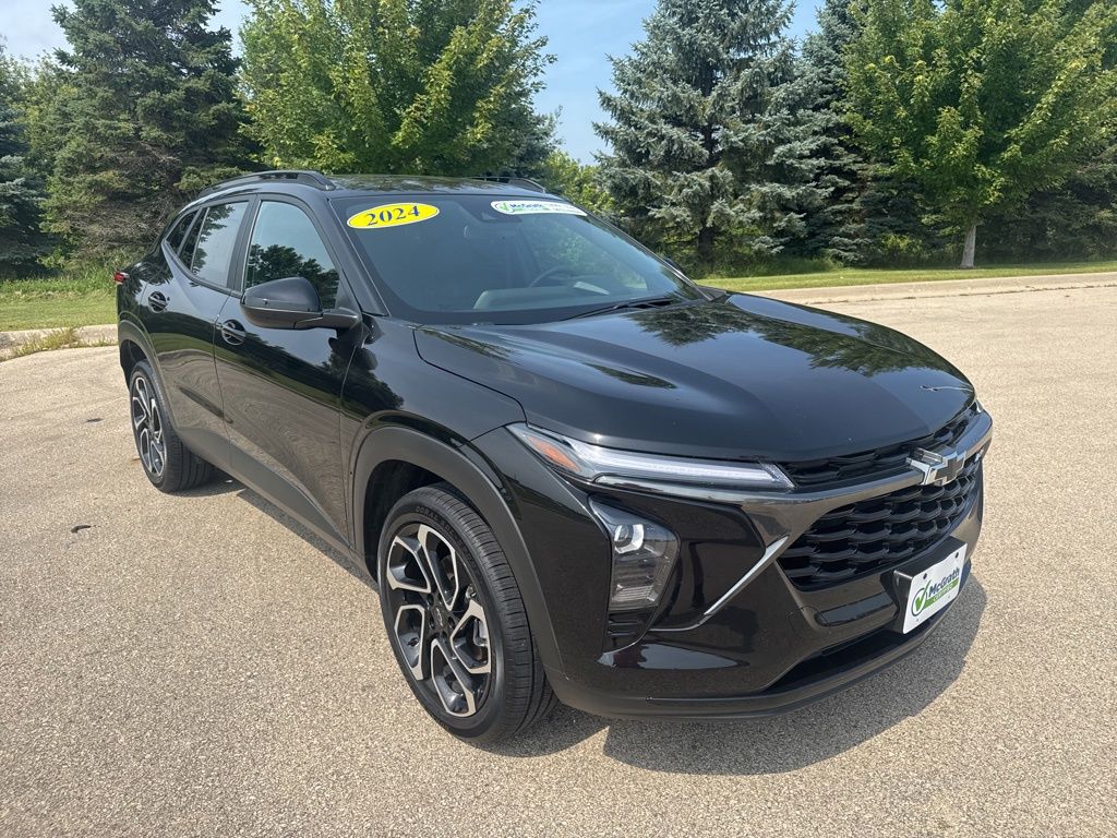 2024 Chevrolet Trax 2RS Image 2 of 21