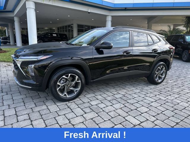 2024 Chevrolet Trax LT Image 3 of 38