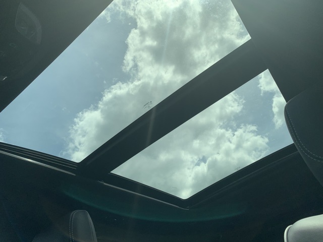 Vehicle image 33 of 36
