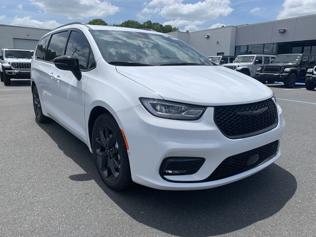 Vehicle image 6 of 36