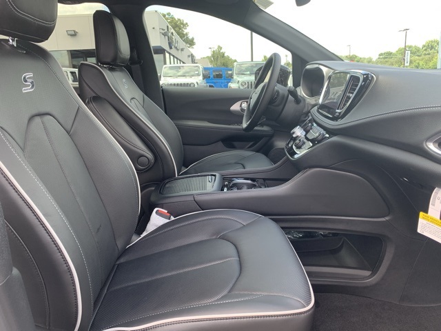 Vehicle image 19 of 36