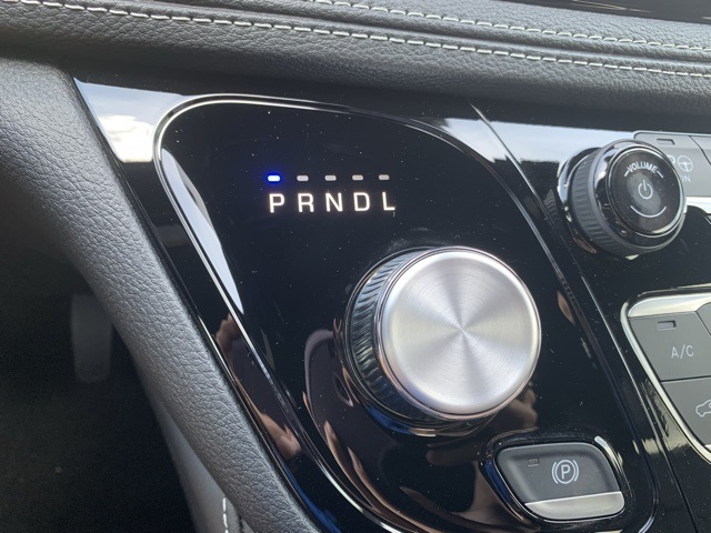 Vehicle image 31 of 36