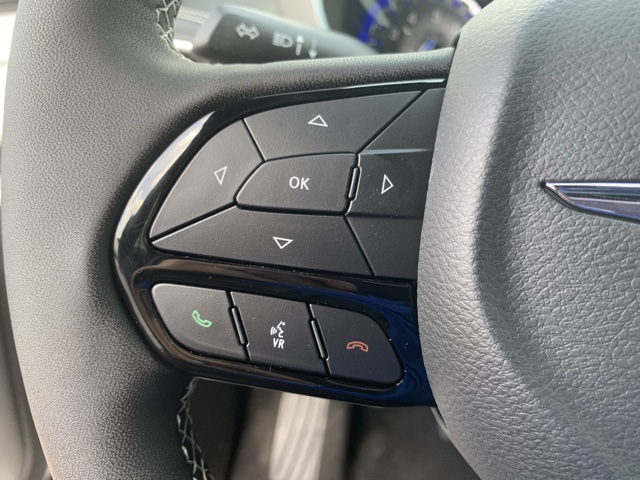 Vehicle image 24 of 36