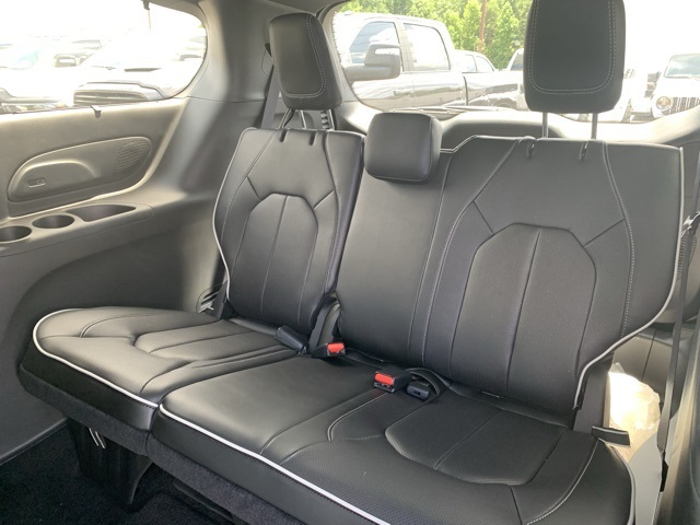 Vehicle image 16 of 36