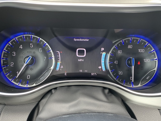 Vehicle image 26 of 36