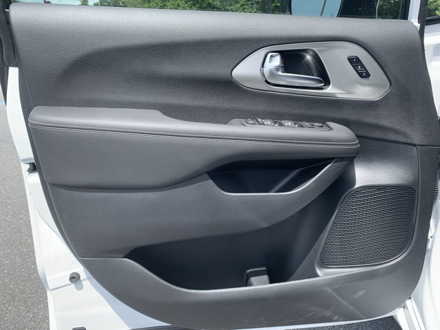 Vehicle image 12 of 36