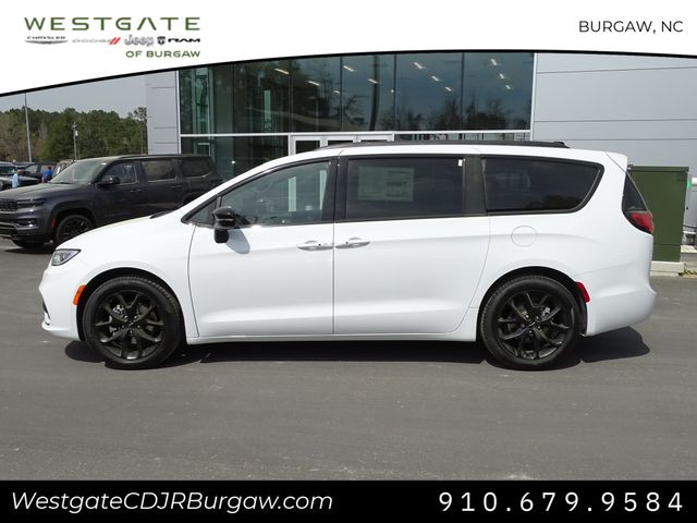 Vehicle image 9 of 24