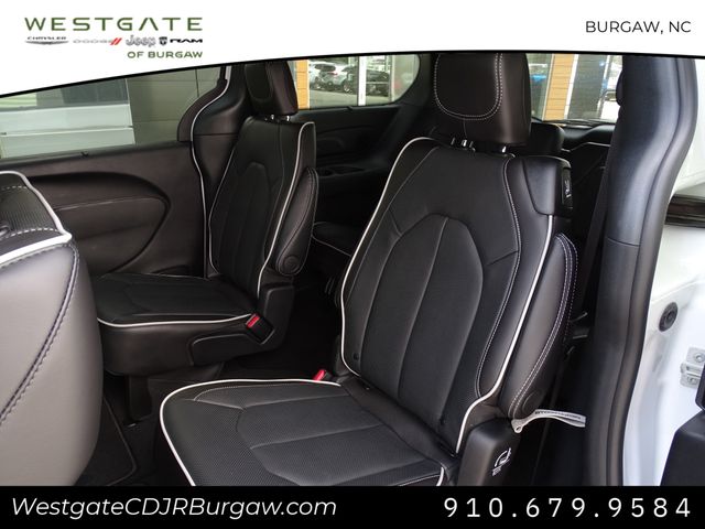 Vehicle image 13 of 24