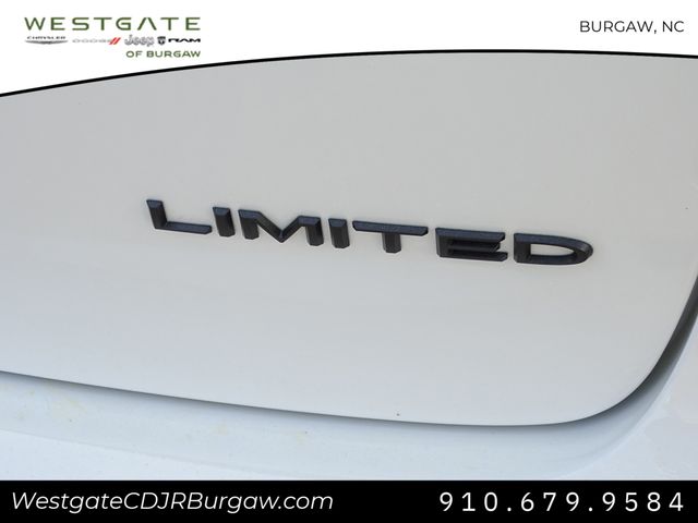 Vehicle image 11 of 24