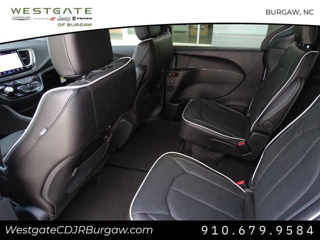 Vehicle image 14 of 24