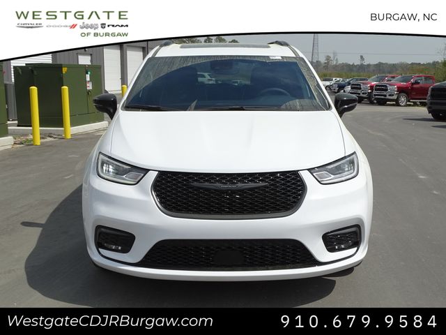Vehicle image 2 of 24