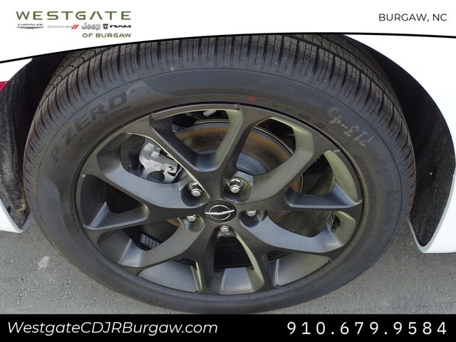 Vehicle image 10 of 24