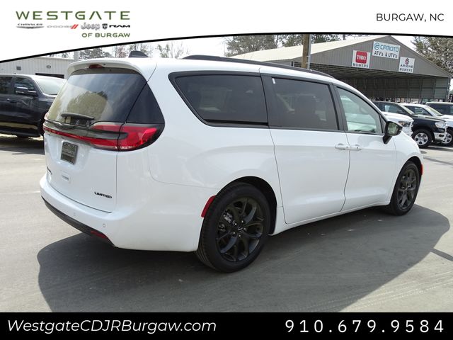 Vehicle image 6 of 24