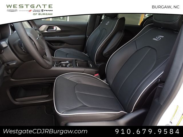 Vehicle image 16 of 24