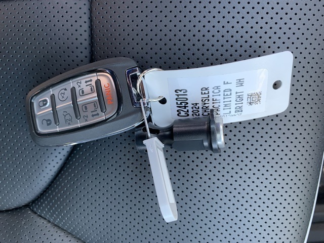 Vehicle image 32 of 39