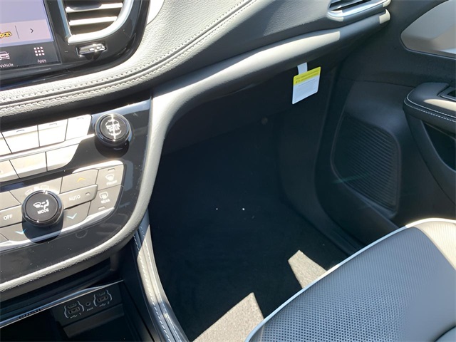 Vehicle image 34 of 39