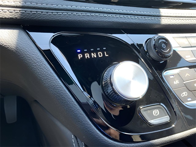 Vehicle image 27 of 39