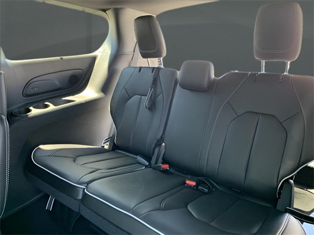 Vehicle image 14 of 39