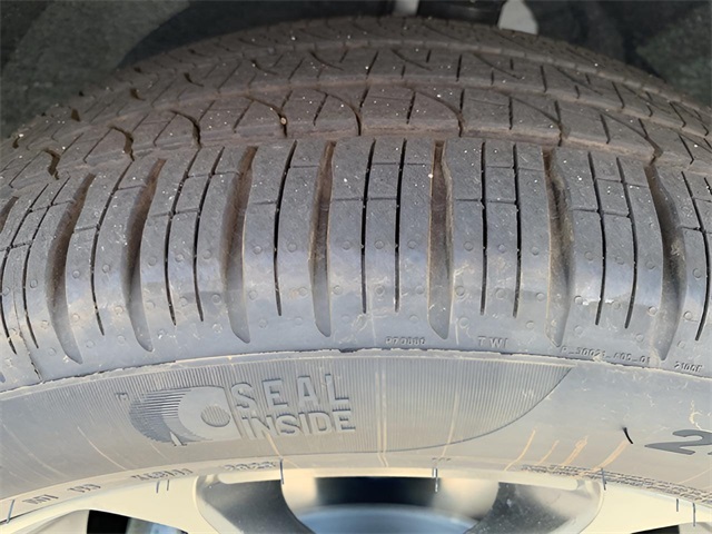 Vehicle image 12 of 39