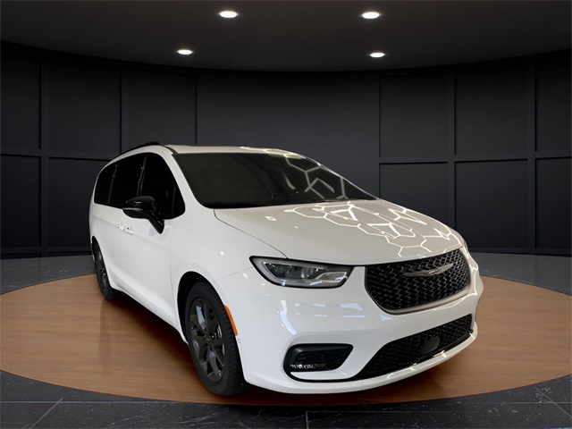 Vehicle image 3 of 39