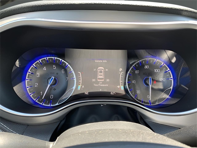 Vehicle image 21 of 39