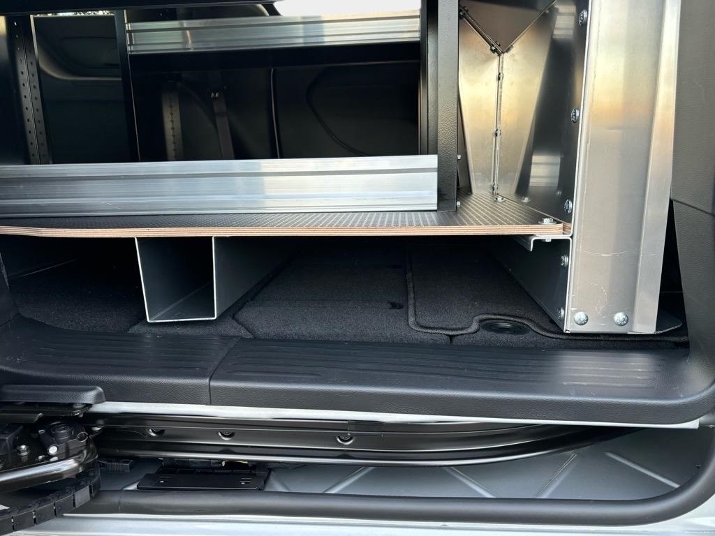 2024 Chrysler Pacifica Touring Image 8 of 22