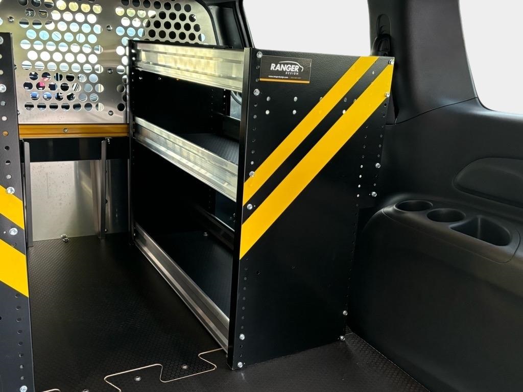 2024 Chrysler Pacifica Touring Image 10 of 22