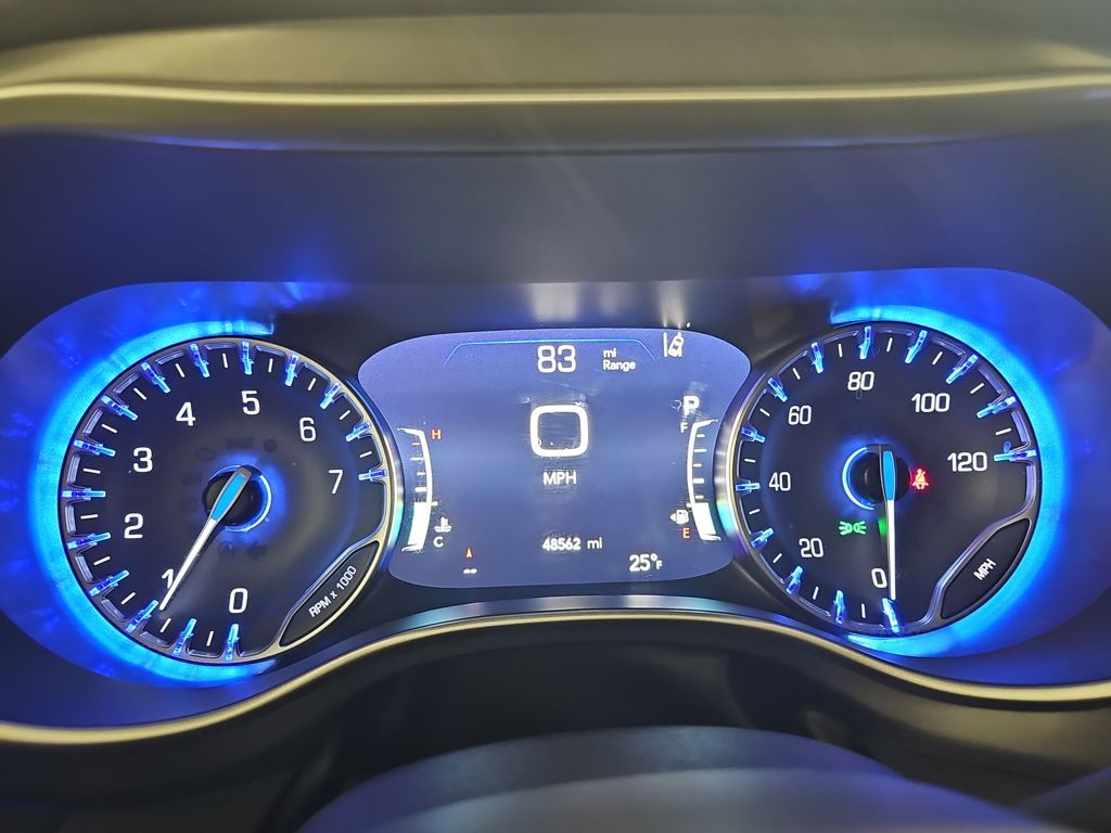 2024 Chrysler Pacifica Touring-L Image 28 of 39