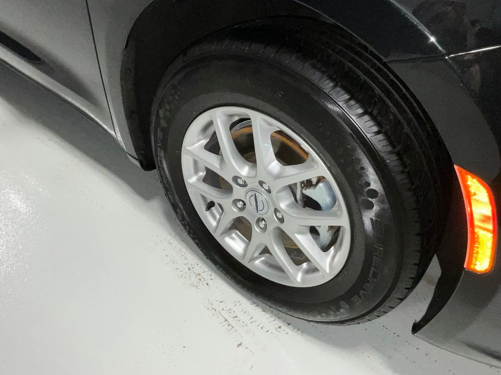 2024 Chrysler Pacifica Touring-L Image 14 of 39