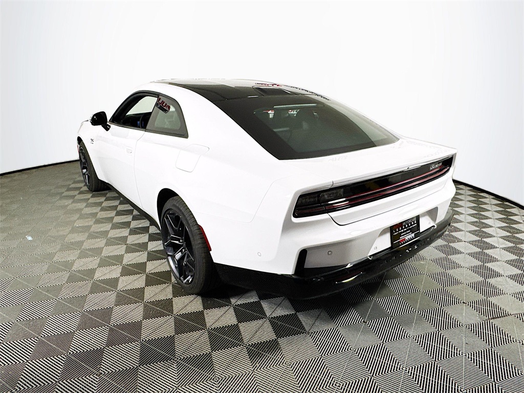 Vehicle image 7 of 32