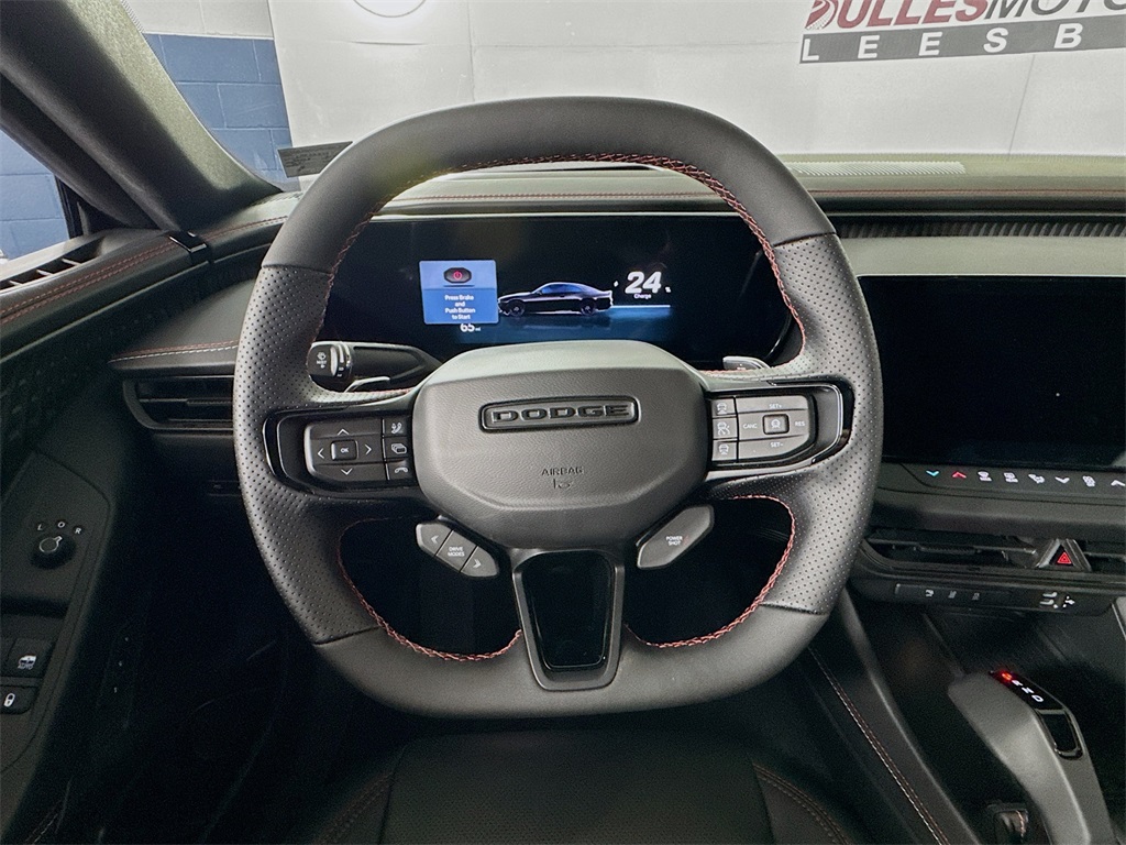 Vehicle image 11 of 32