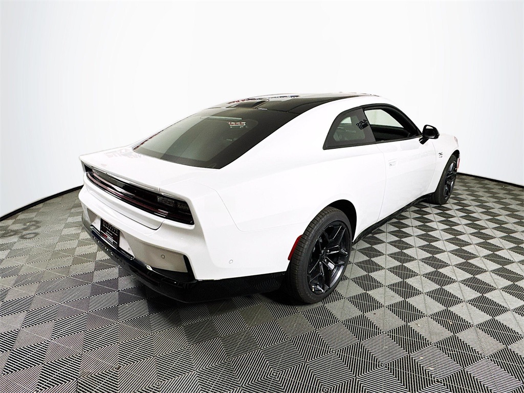Vehicle image 5 of 32