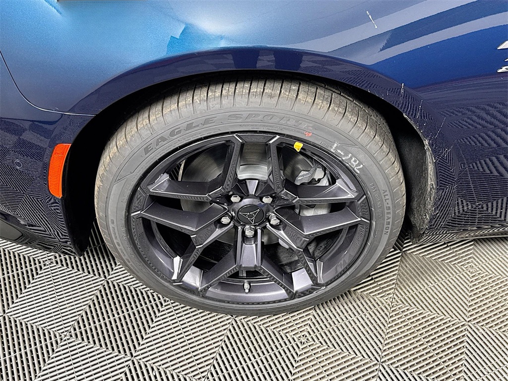 Vehicle image 32 of 33