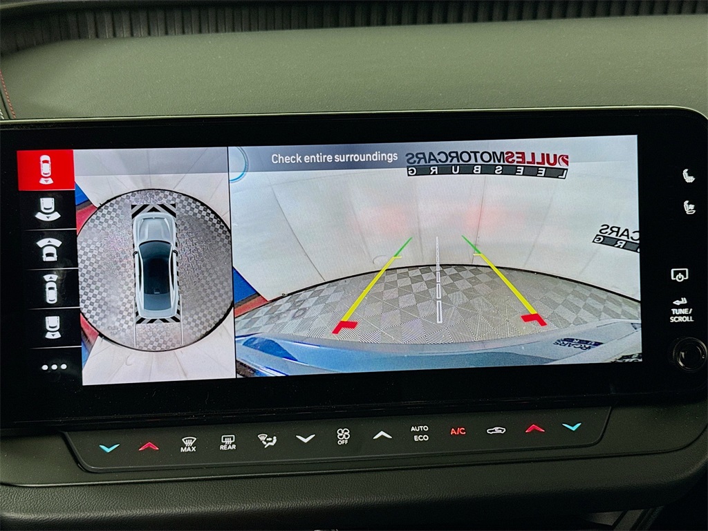 Vehicle image 14 of 33