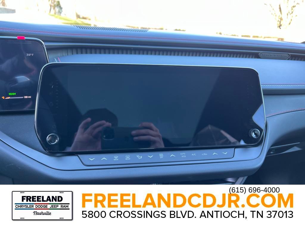 Vehicle image 21 of 22