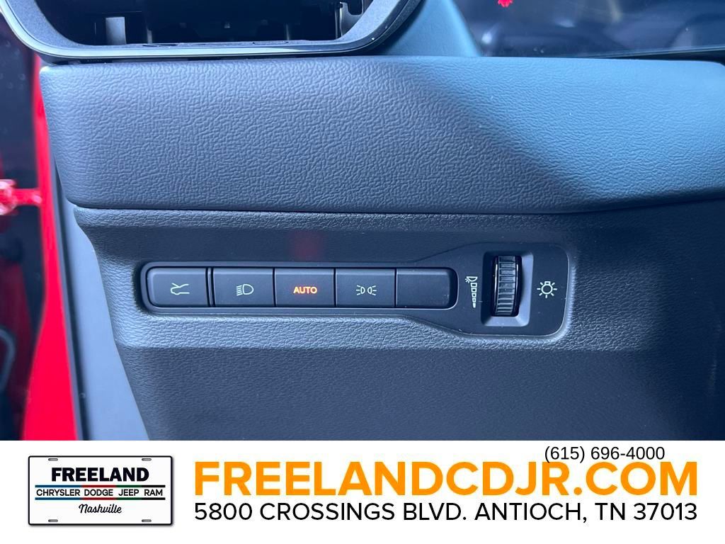 Vehicle image 13 of 22
