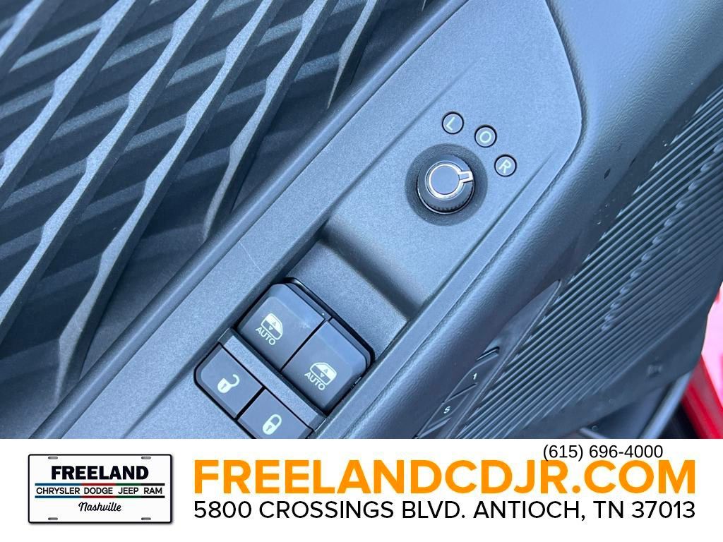 Vehicle image 15 of 22