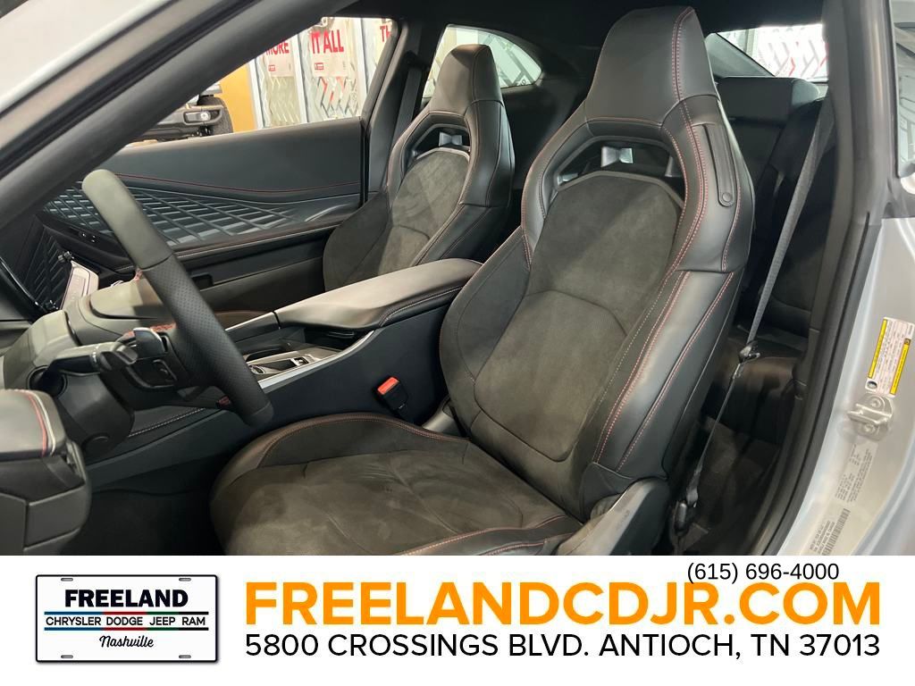 Vehicle image 22 of 23