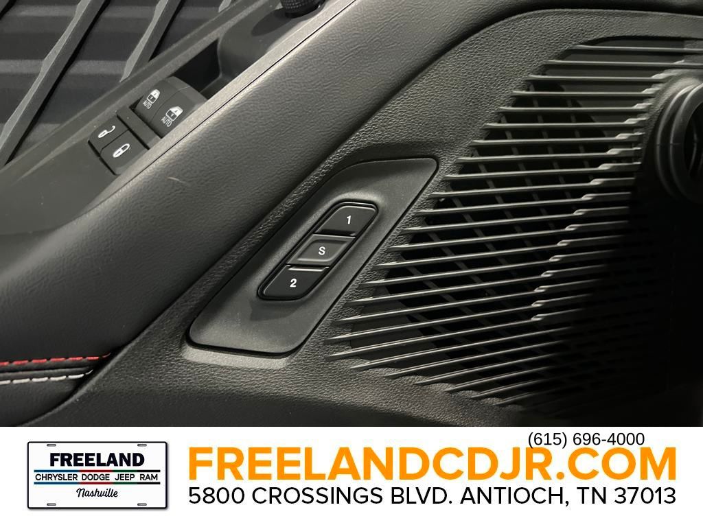 Vehicle image 10 of 23