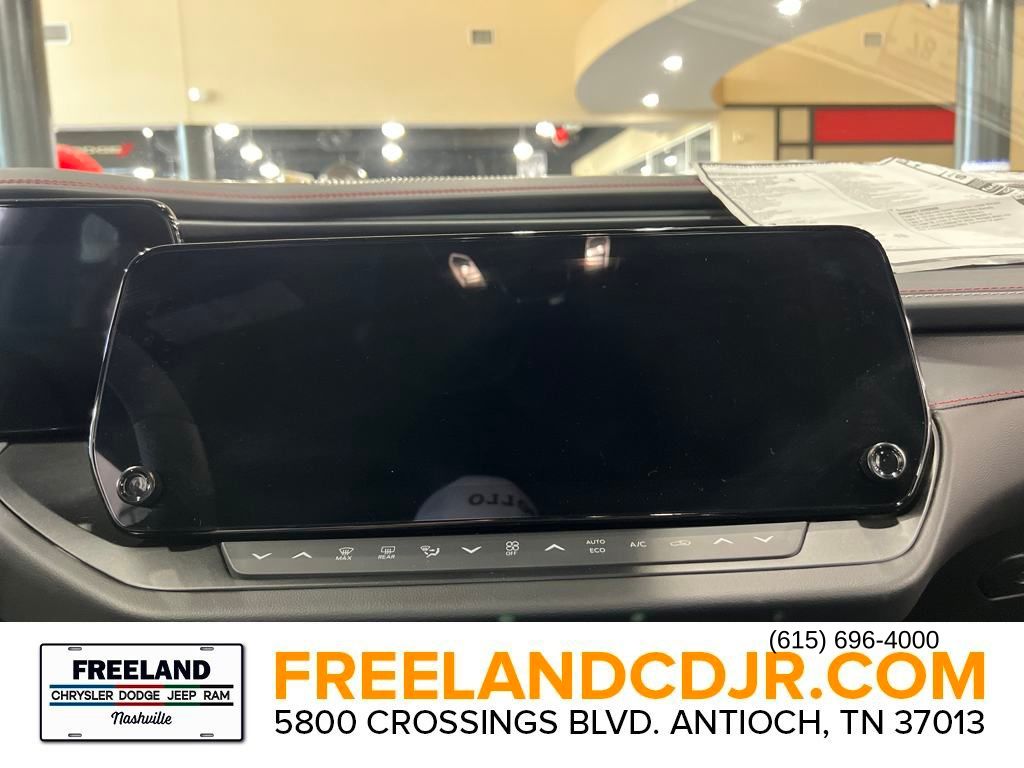 Vehicle image 19 of 23