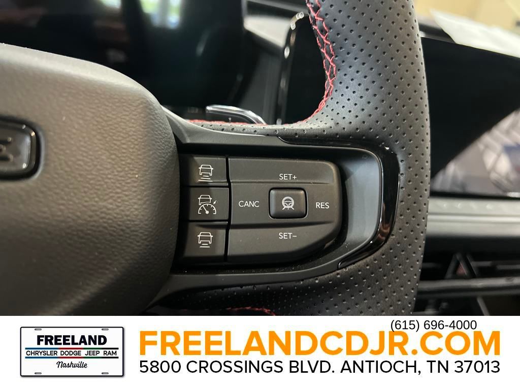Vehicle image 16 of 23