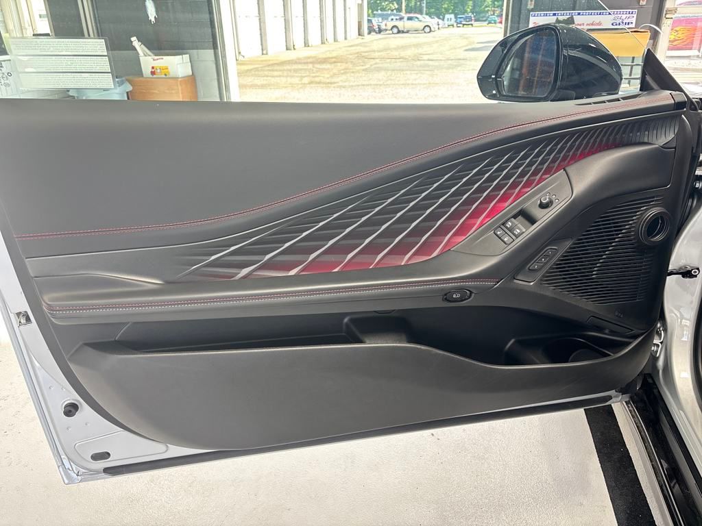 Vehicle image 17 of 20