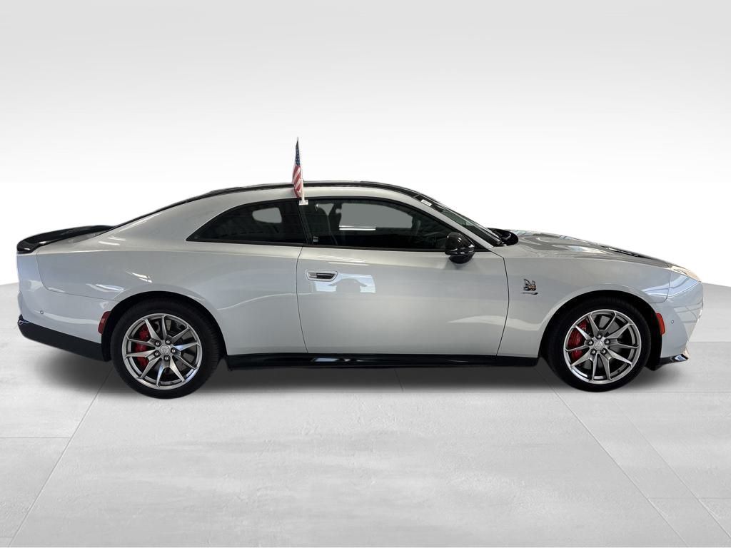 Vehicle image 4 of 20