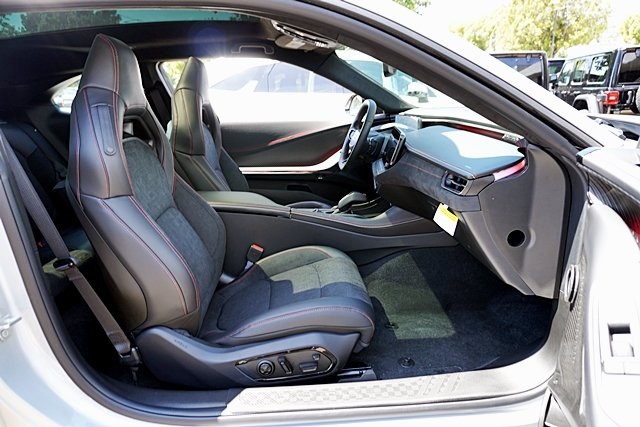 Vehicle image 17 of 47